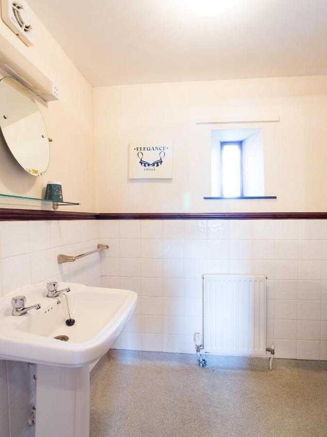 Oyo Ye Olde Bowling Green Inn (Adults Only) Bradwell  エクステリア 写真